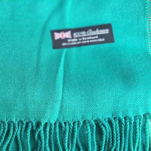 Cashmere Green Scarf 100% Scottish Cashmere NEW! - Picture 9 of 9
